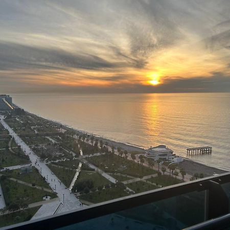 Студия С Потрясающим Видом На Море В Orbi Beach Tower Batumi Ngoại thất bức ảnh