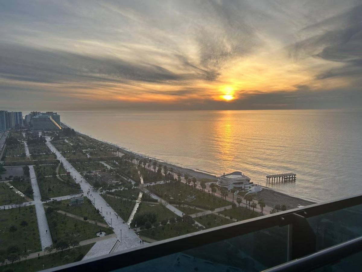 Студия С Потрясающим Видом На Море В Orbi Beach Tower Batumi Ngoại thất bức ảnh